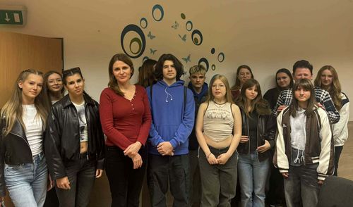 „Egyedüllét vs. online világ” - Dr. Berczik Krisztina előadása